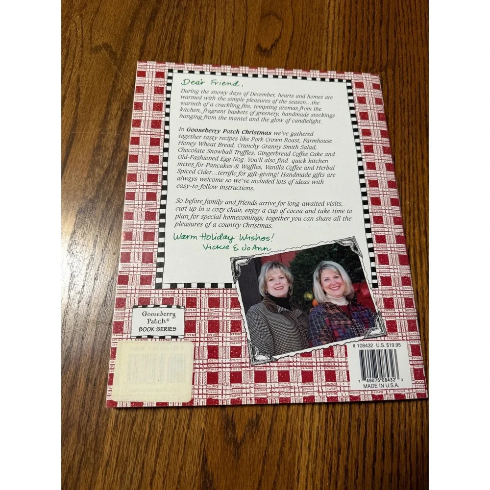 Gooseberry Patch Christmas Book Lot of 2 Leisure Arts Recipes Crafts Holiday